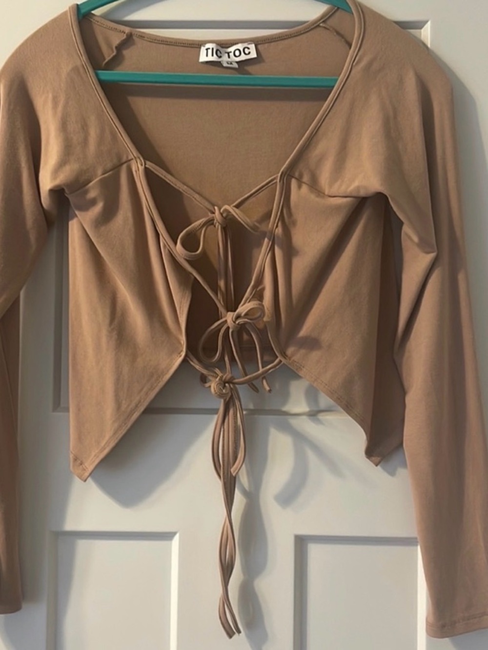 NWOT Women's Beige Tie-Front Long Sleeve Top